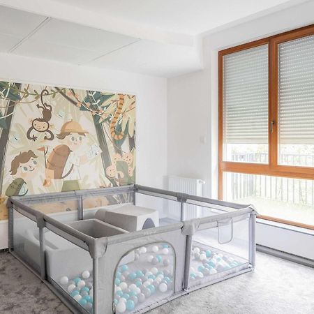 ורשה Apartment Sarmacka Wilanow With Parking, Sauna & Gym By Noclegi Renters מראה חיצוני תמונה