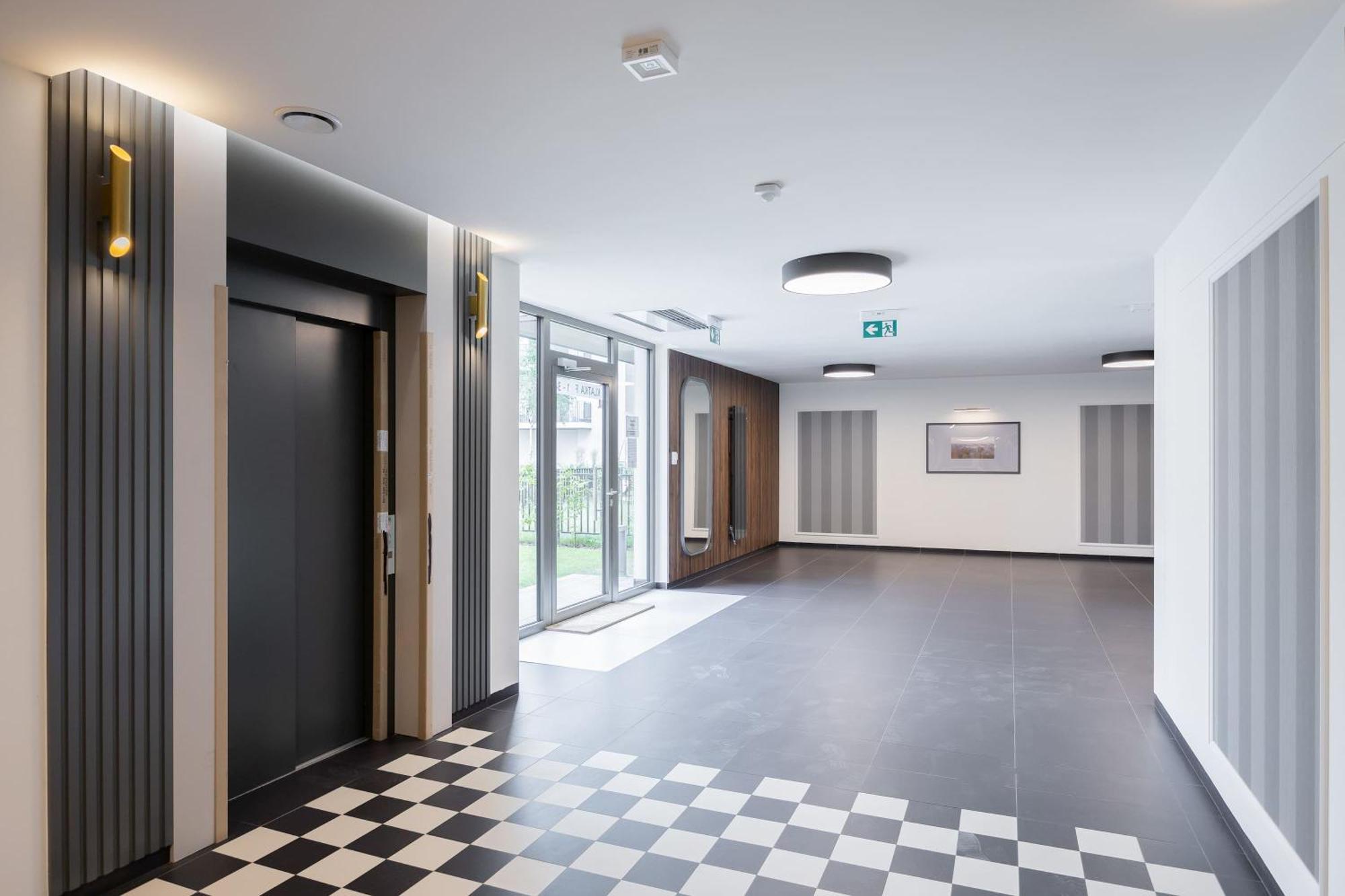 ורשה Apartment Sarmacka Wilanow With Parking, Sauna & Gym By Noclegi Renters מראה חיצוני תמונה